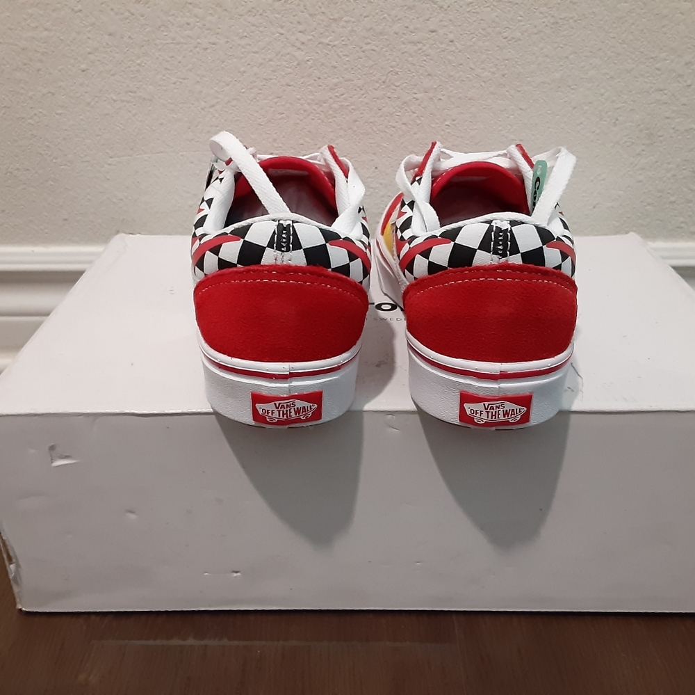 Vans - Picture 3 of 4